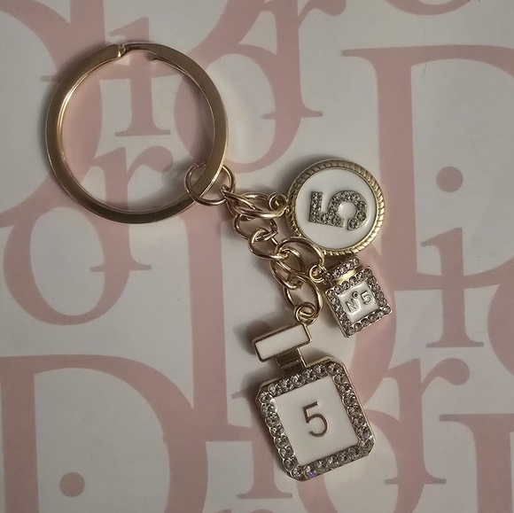 Beautiful small Parfum Bottle Bag charm/Keychain New - Picture 2 of 7